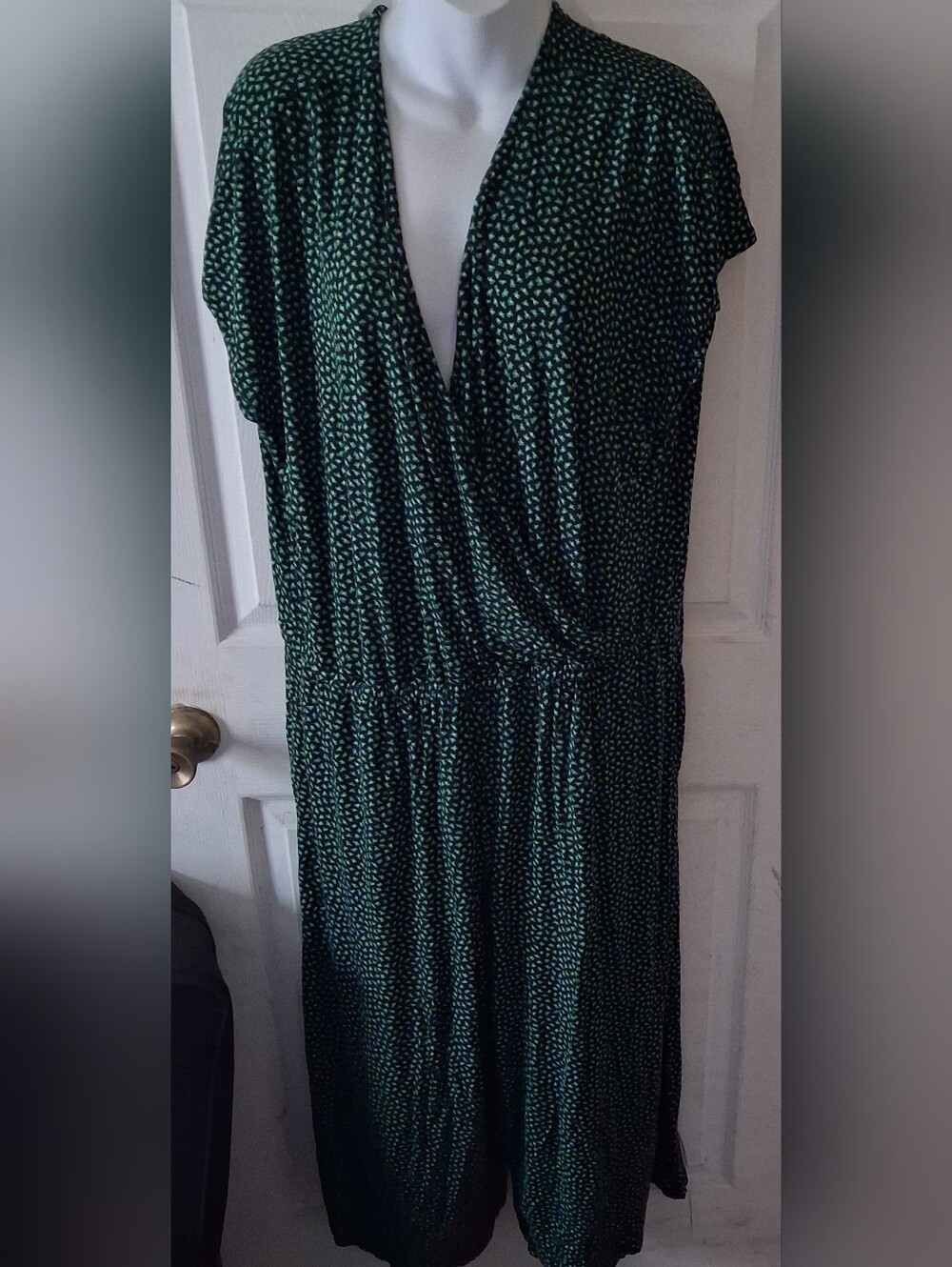 Amazon Essentials - Women's Green/Black/White Wide Leg Jumpsuit. Size XL